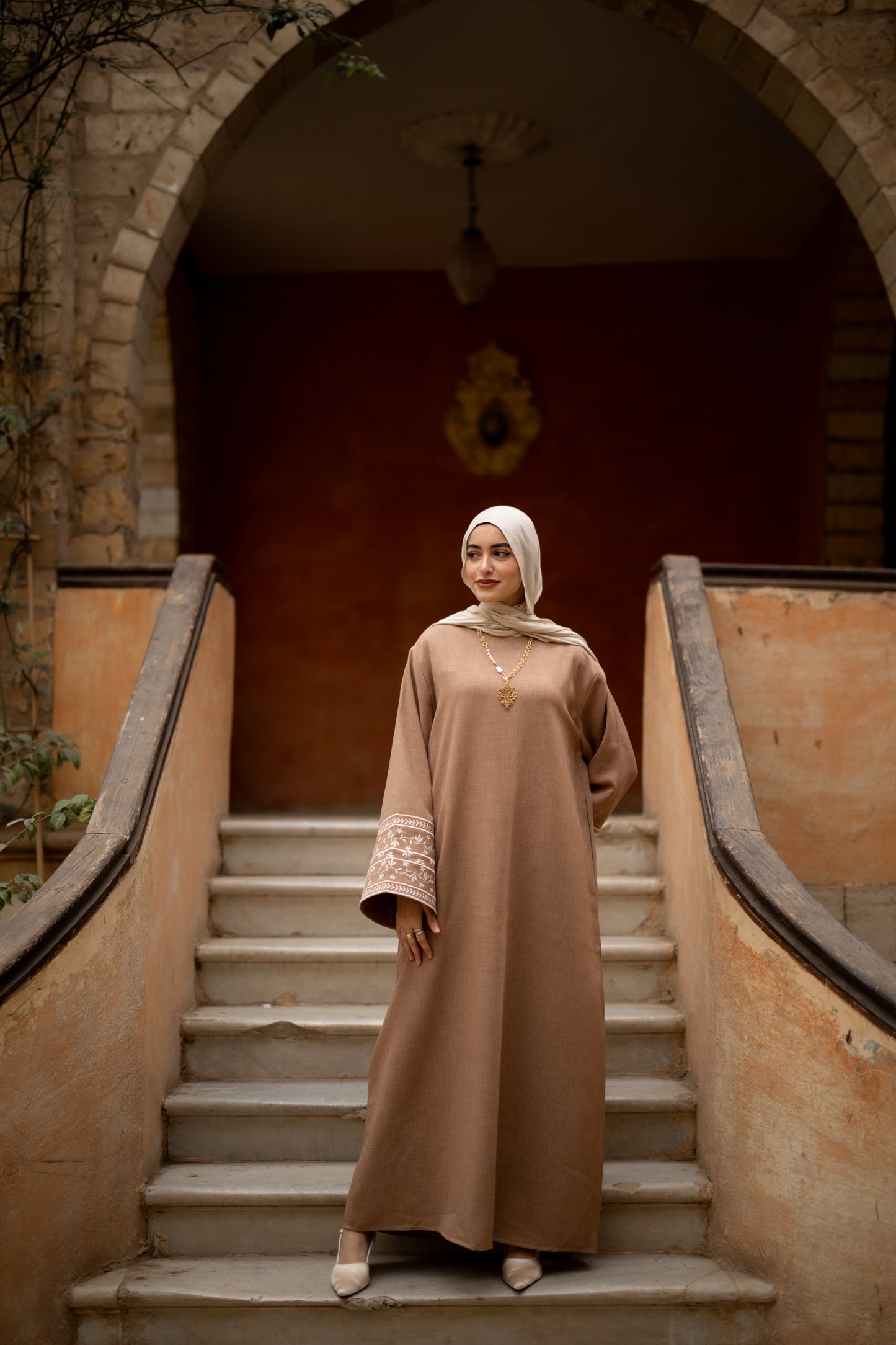 Aljameela Abaya in Cafè
