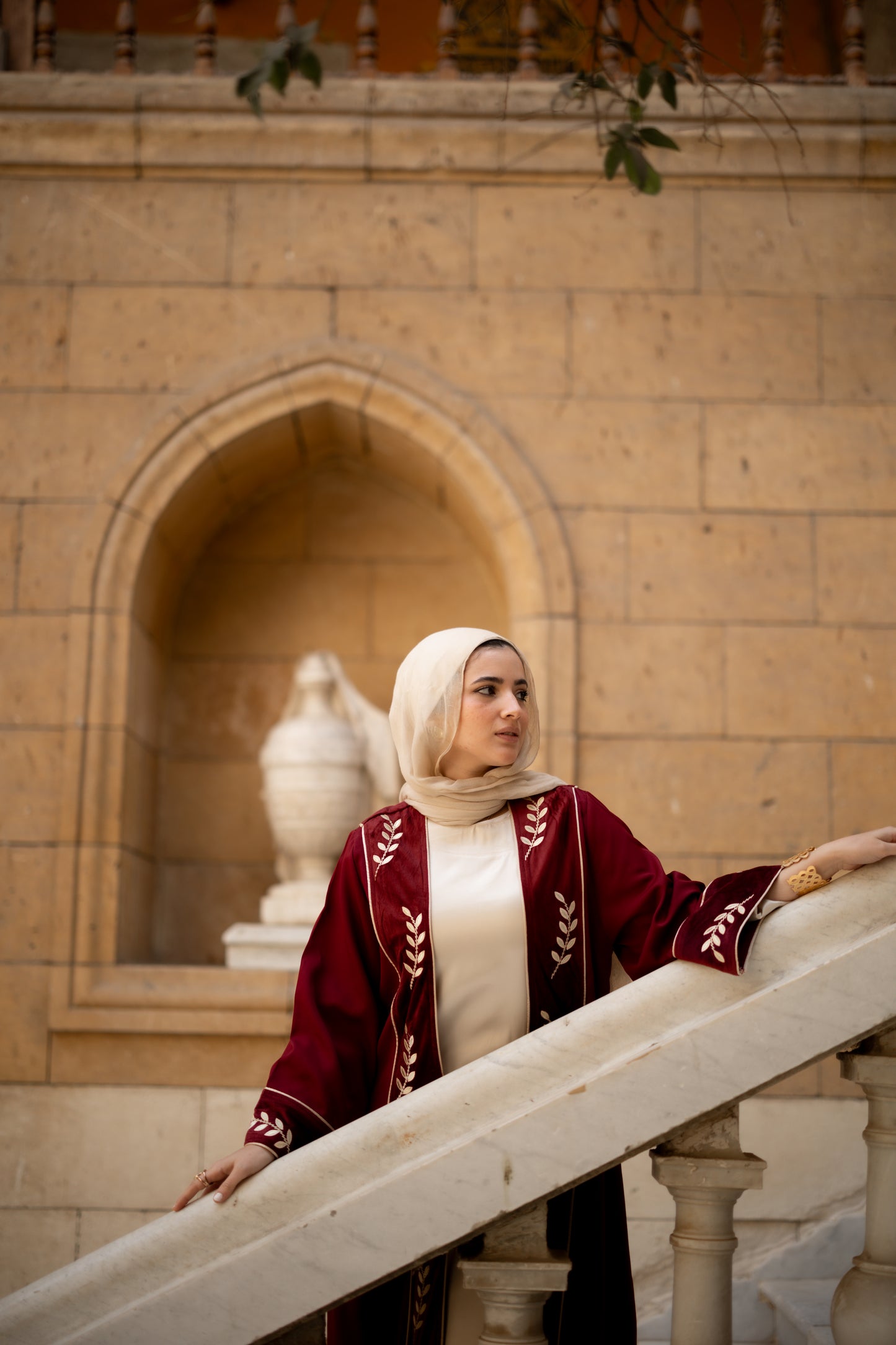 Amira Arabia Kaftan in Burgendy