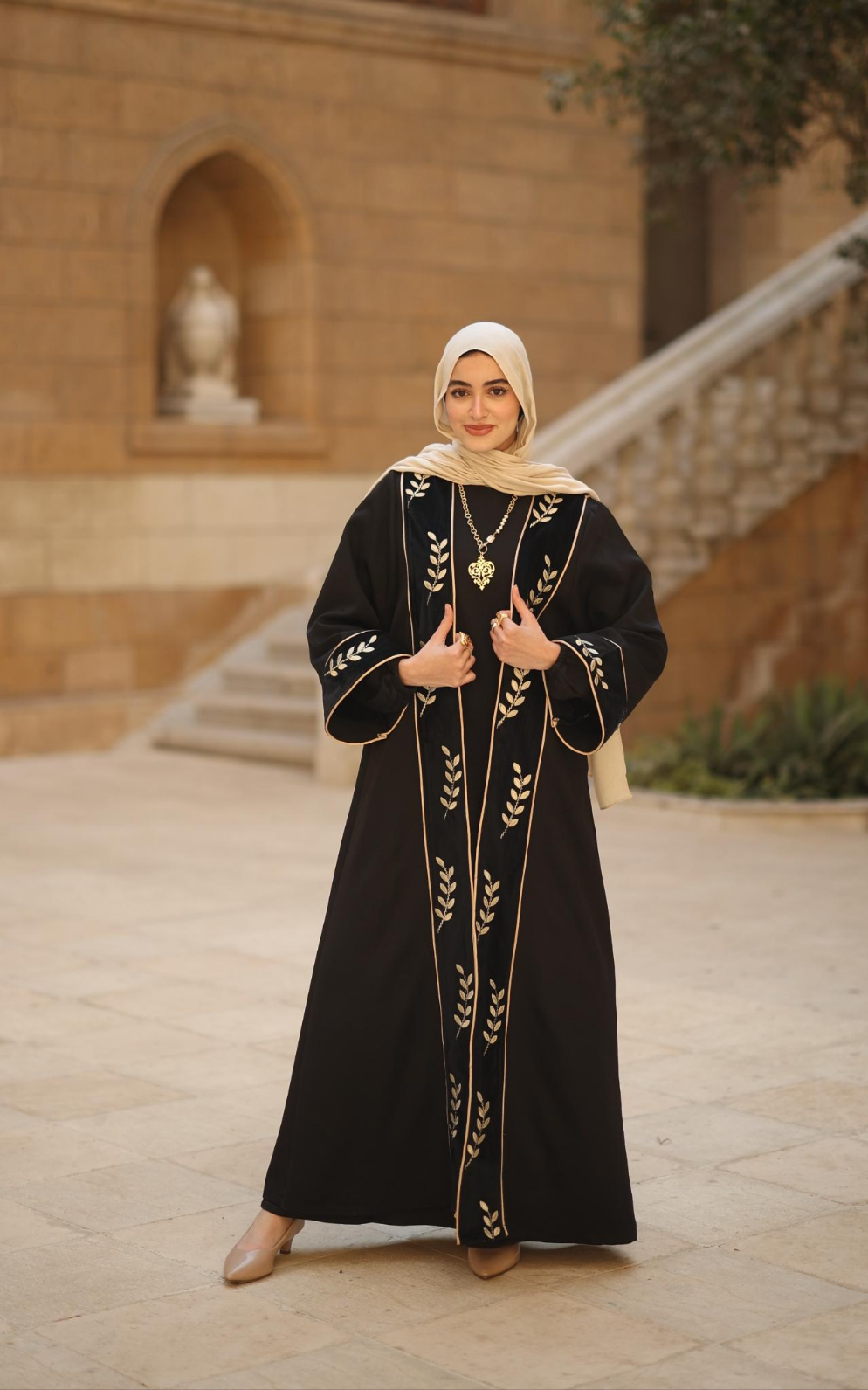 Abaya Set of Amira Arabia in Black