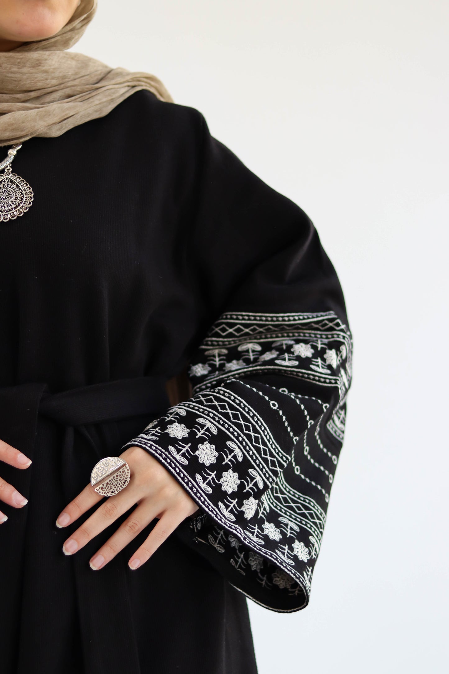 Deebaje Abaya in Black