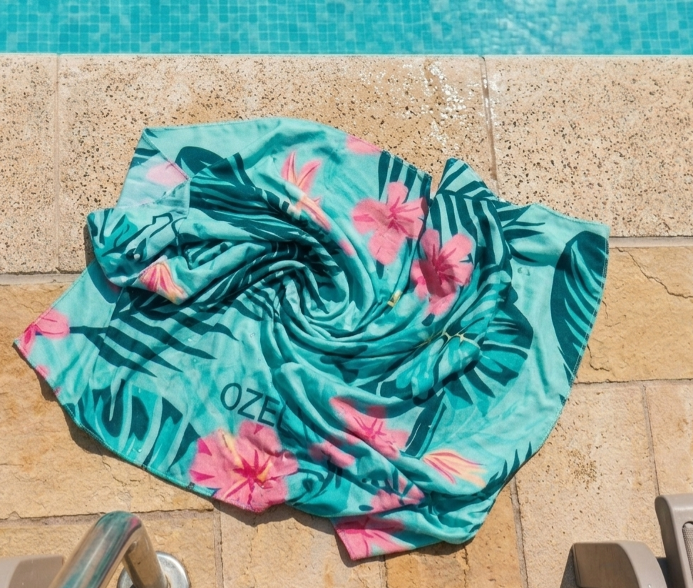 OZEL Microfiber Pool & Beach Towel in Mint