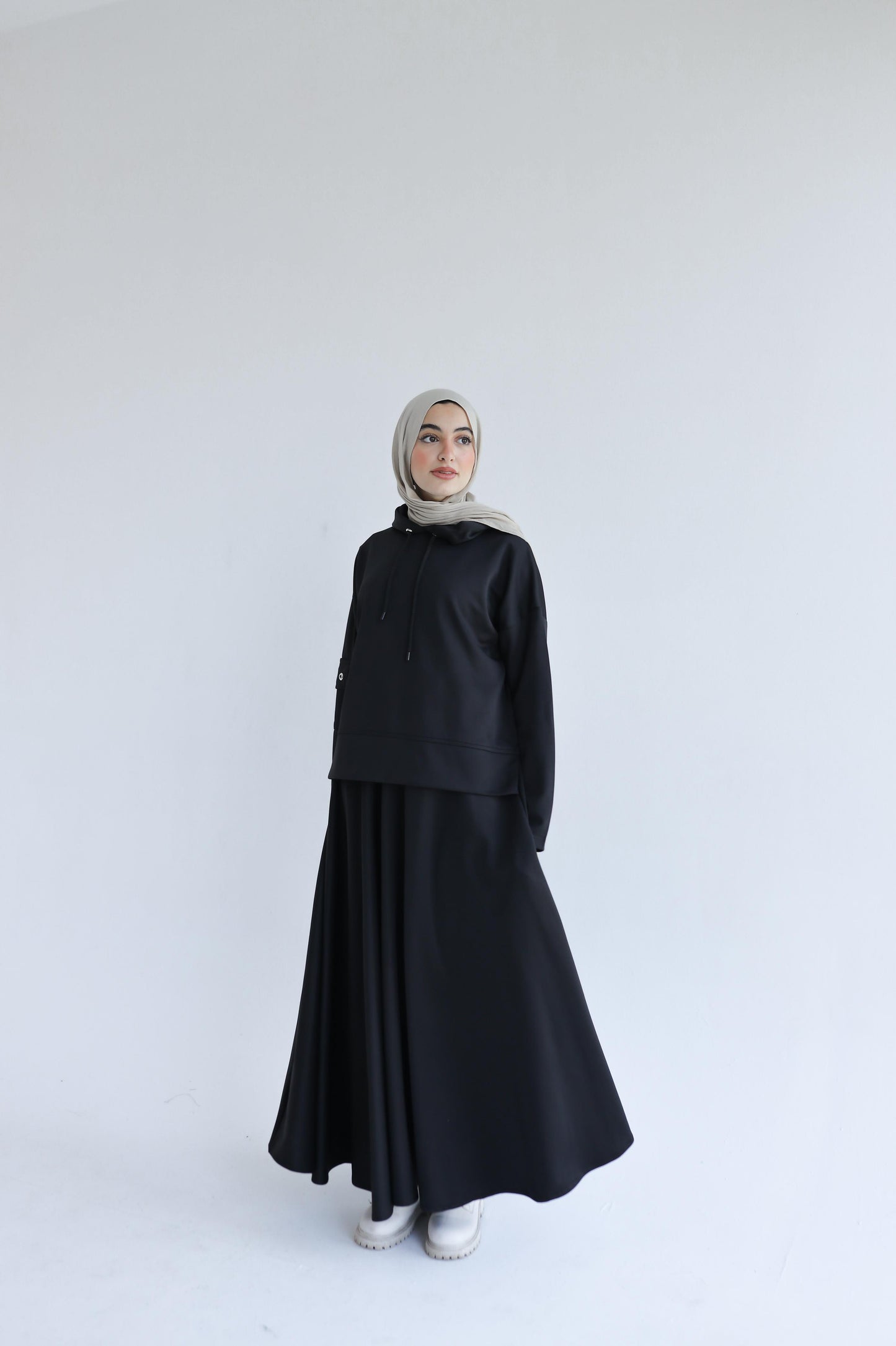 Winter Clouch Skirt in Black