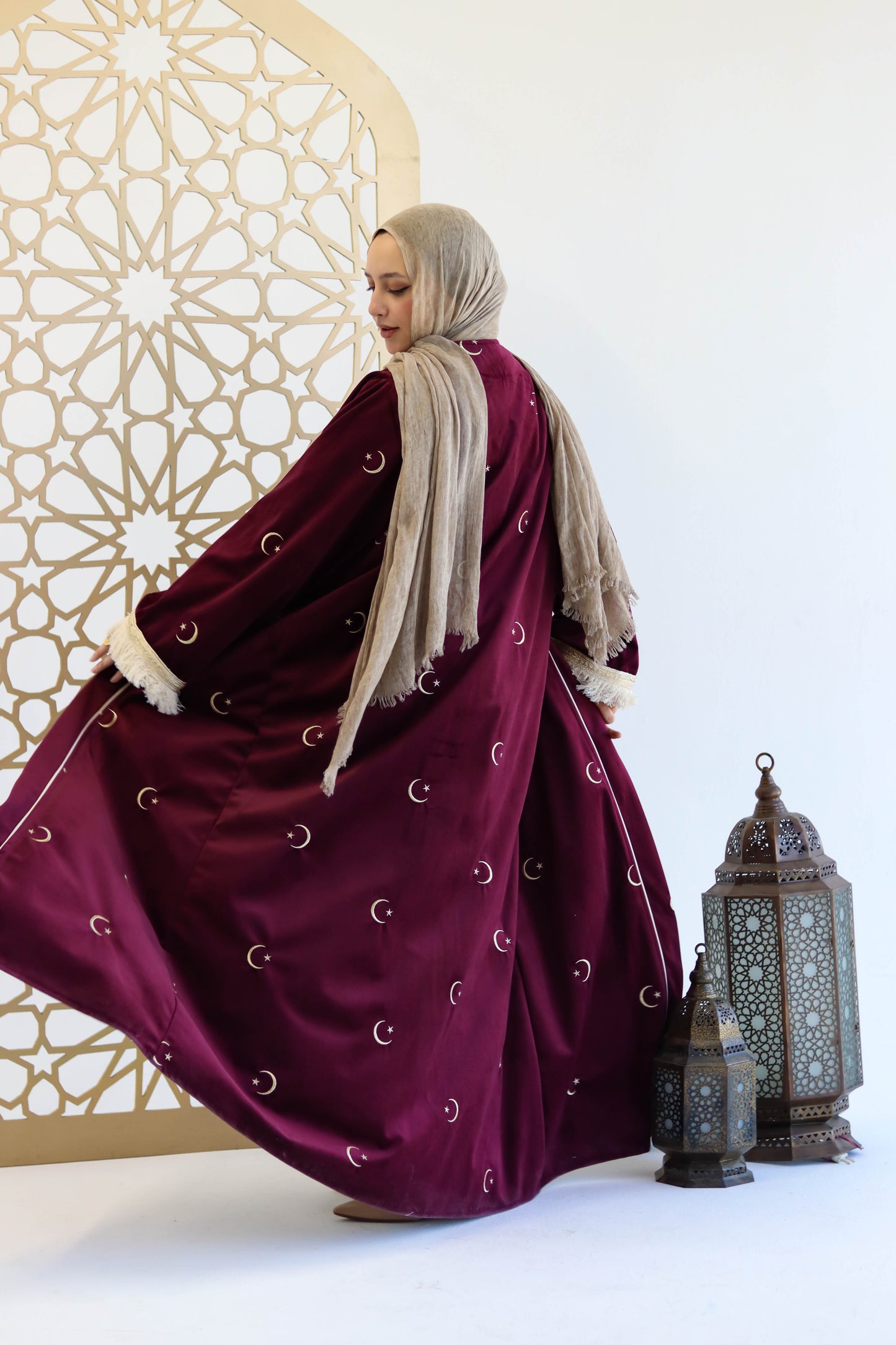 Estabraq Kaftan in Burgundy