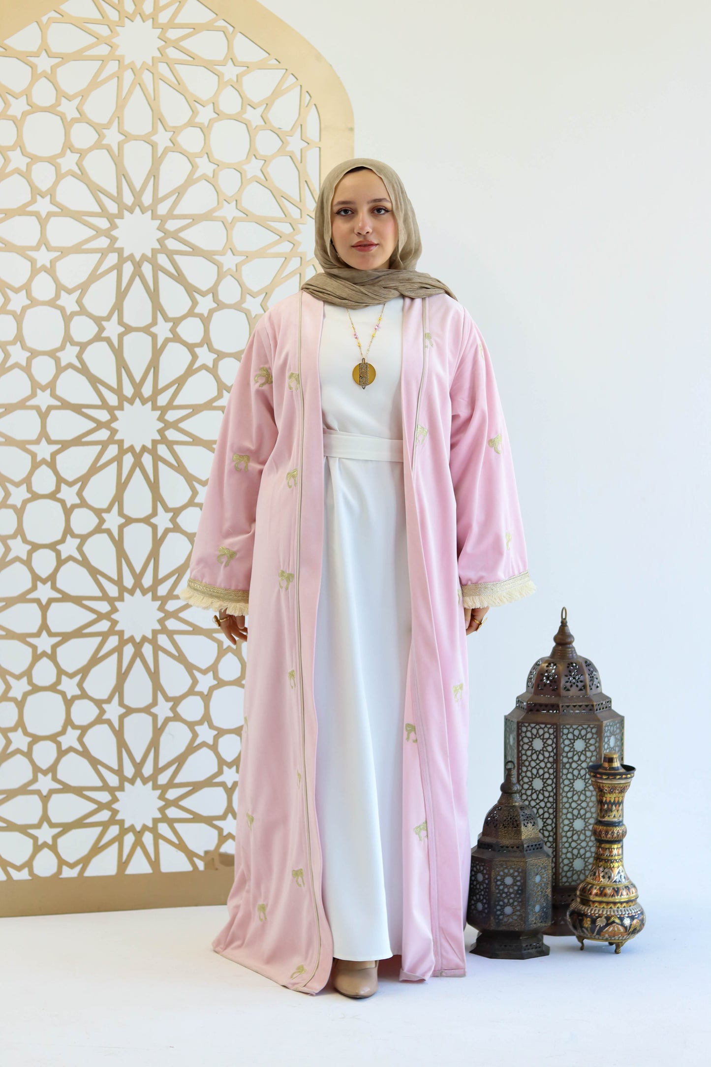 Dorrah Kaftan in Pink
