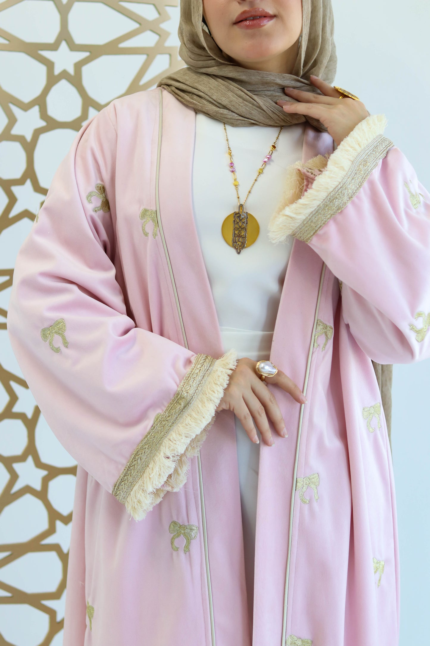 Dorrah Kaftan in Pink