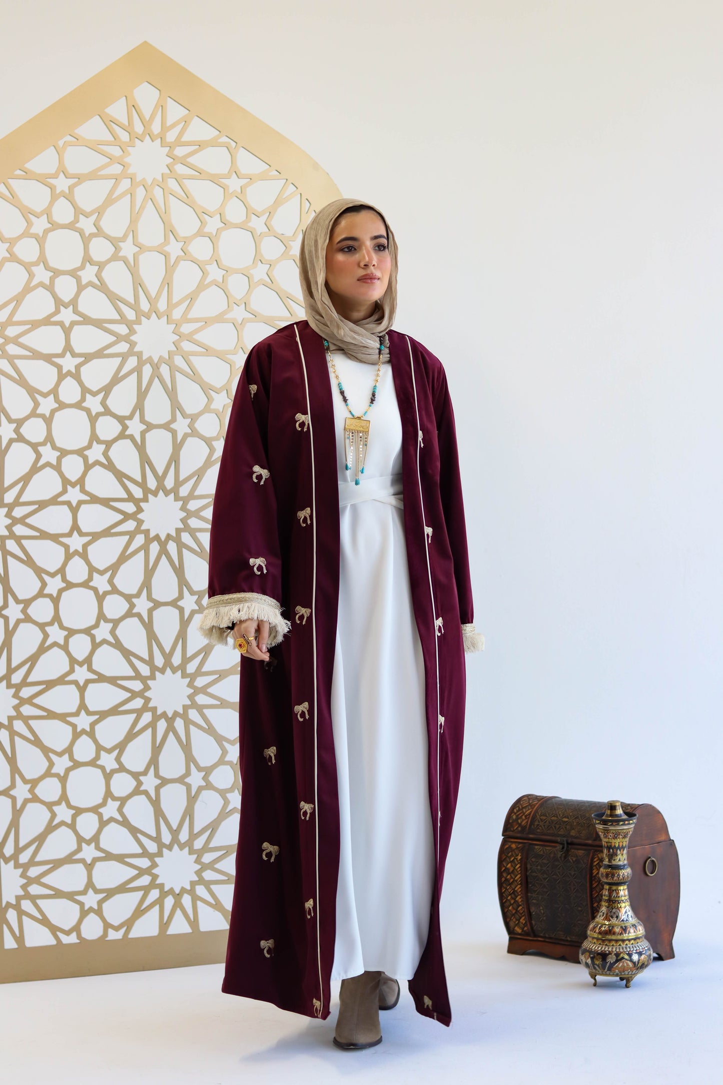 Kaftan set of Dorrah in Burgundy