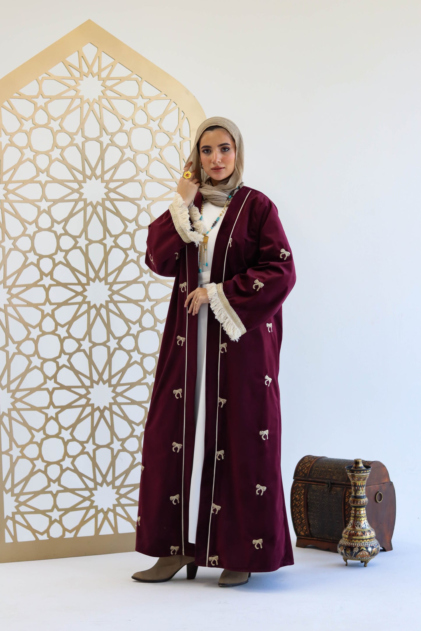 Kaftan set of Dorrah in Burgundy