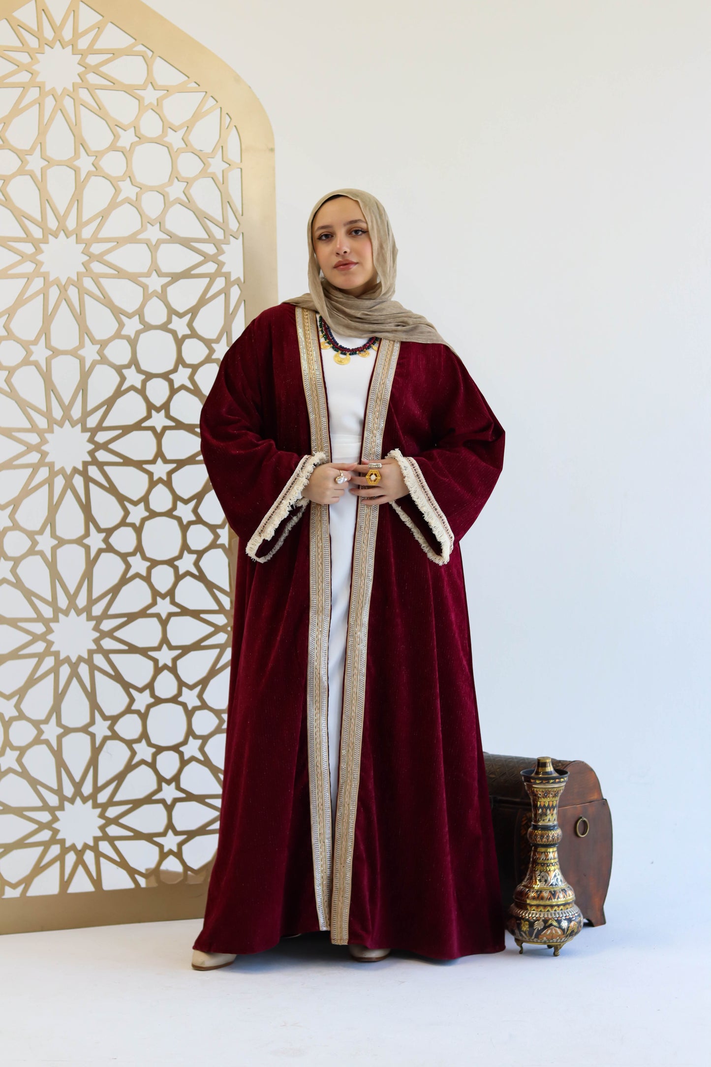 Dai AlQamar Kaftan in Burgundy