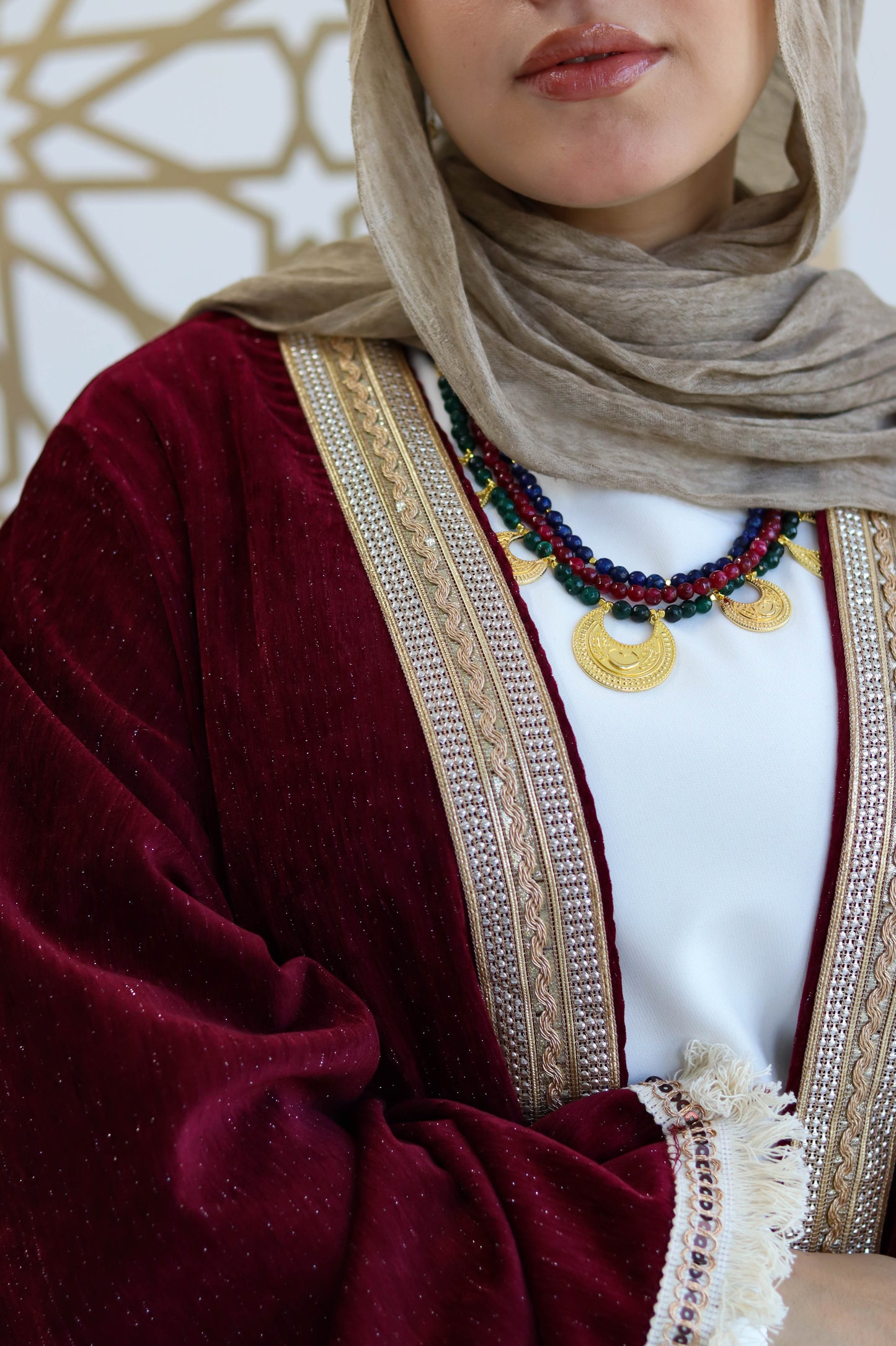 Dai AlQamar Kaftan in Burgundy
