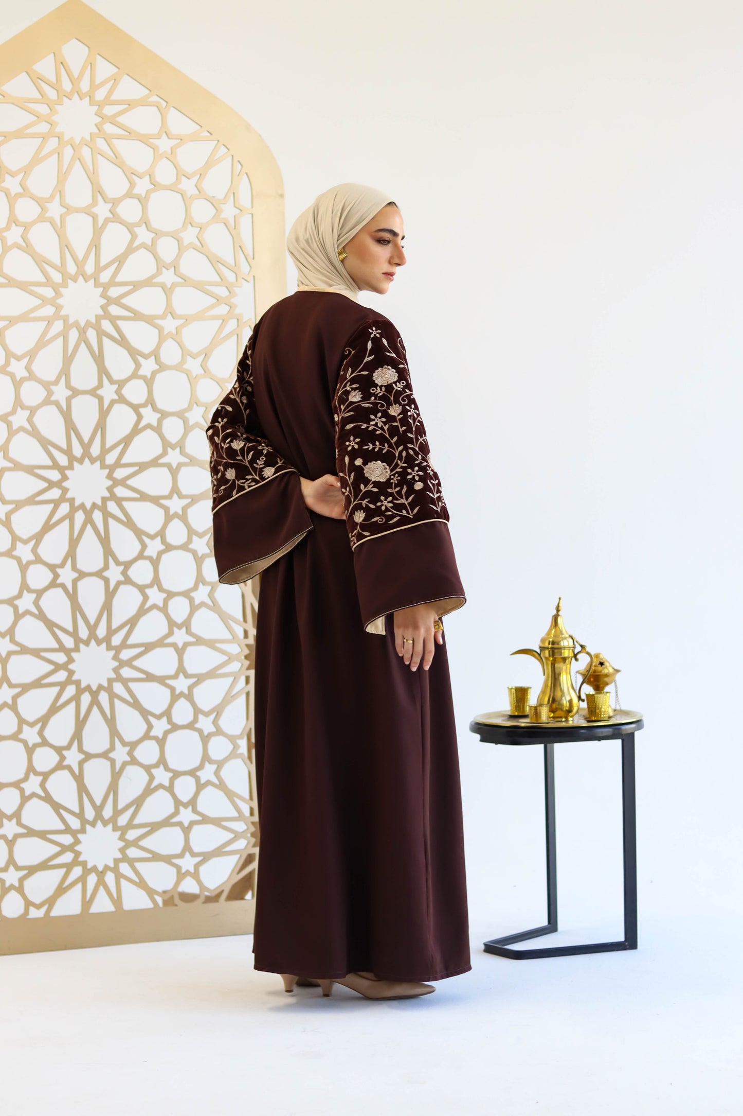 Jouri Kaftan in Brown
