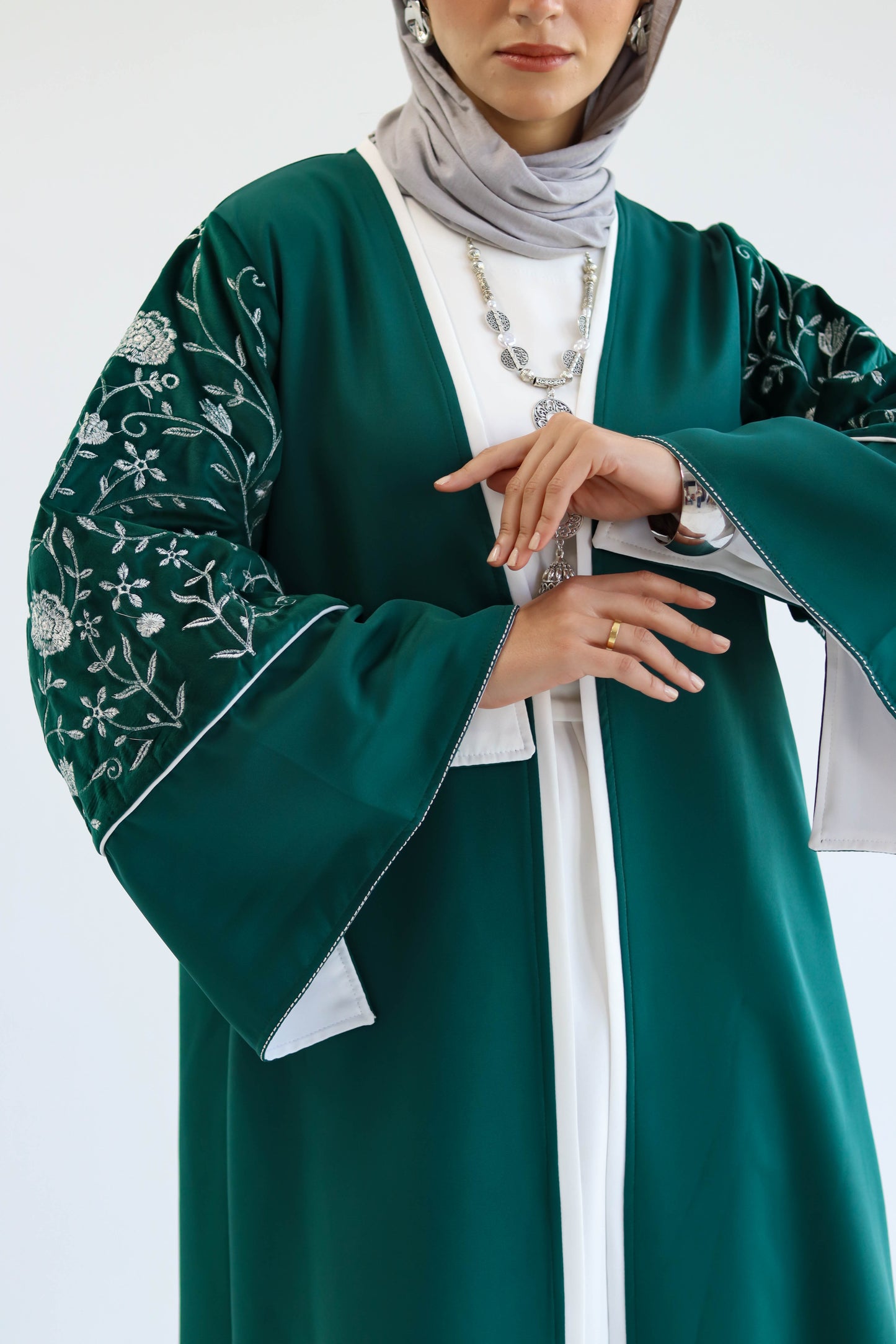 Jouri Kaftan in Royal Green