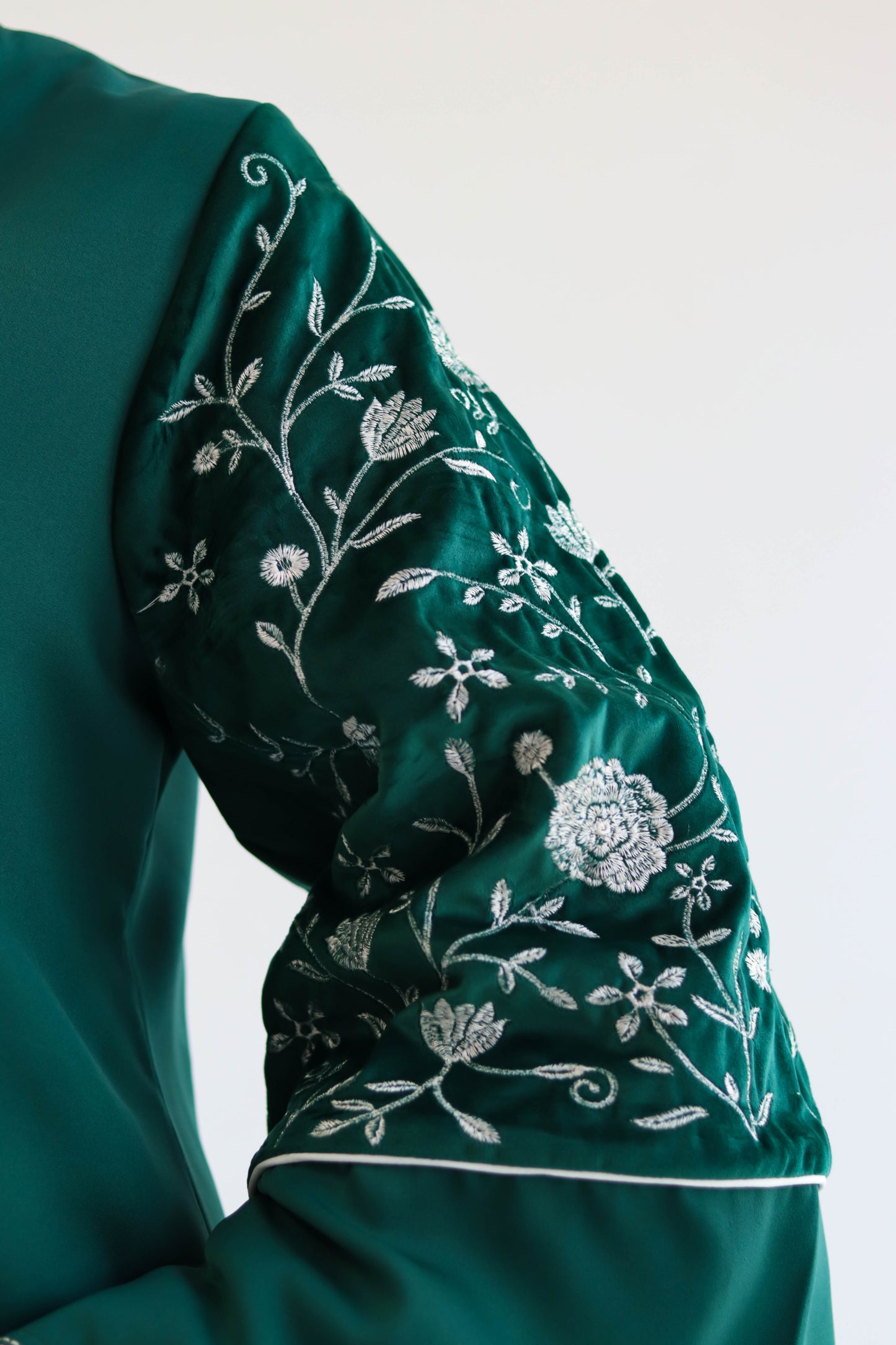 Jouri Kaftan in Royal Green
