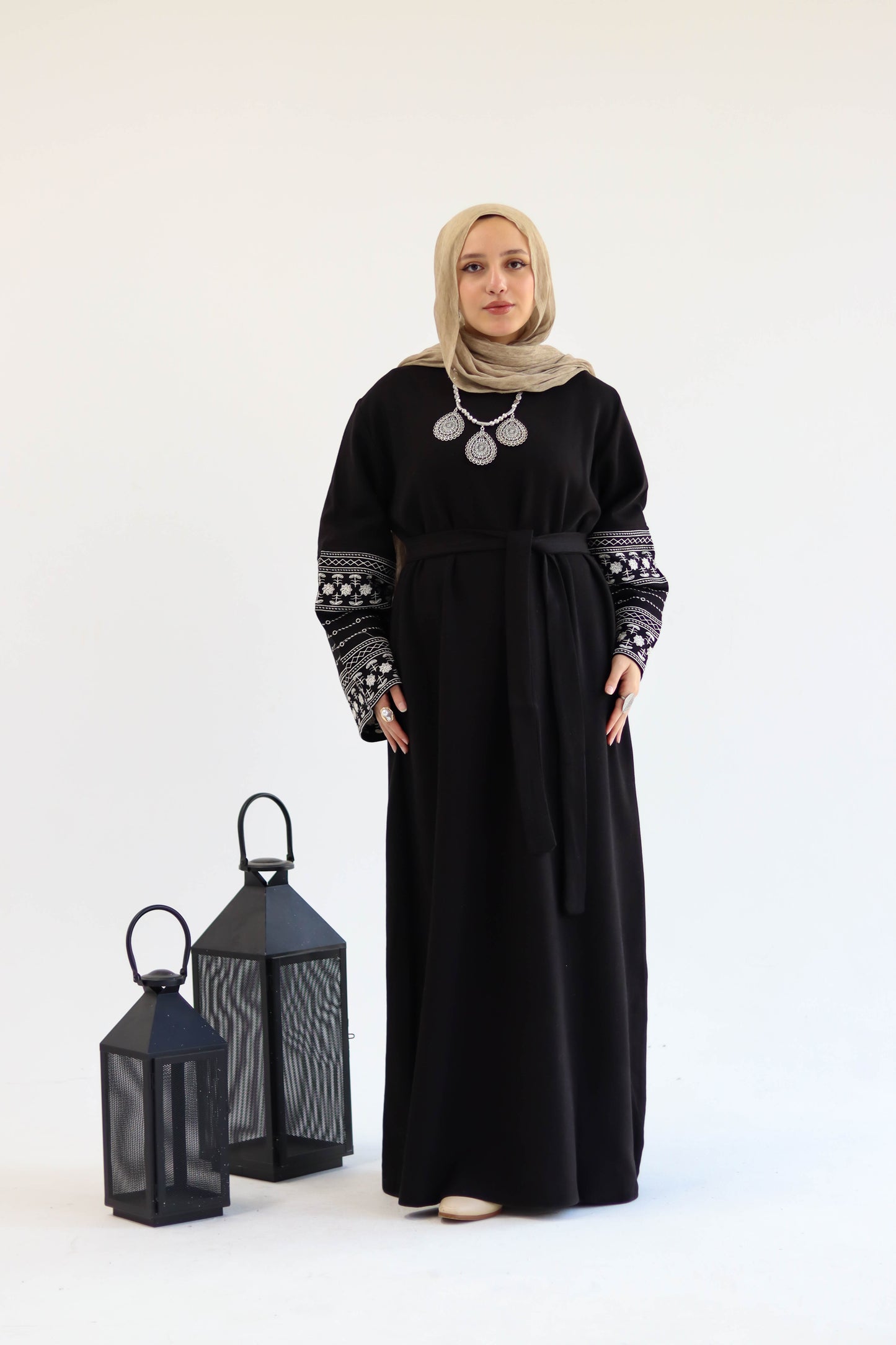 Deebaje Abaya in Black