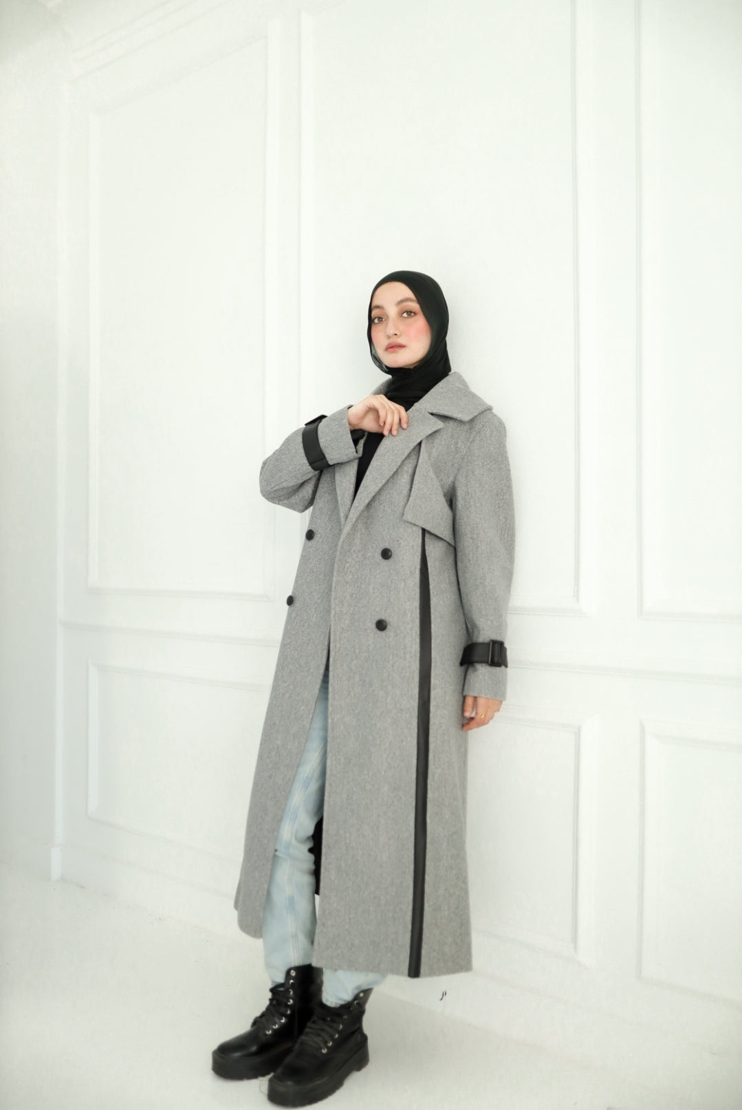 Winter Coat in Grey with leather details