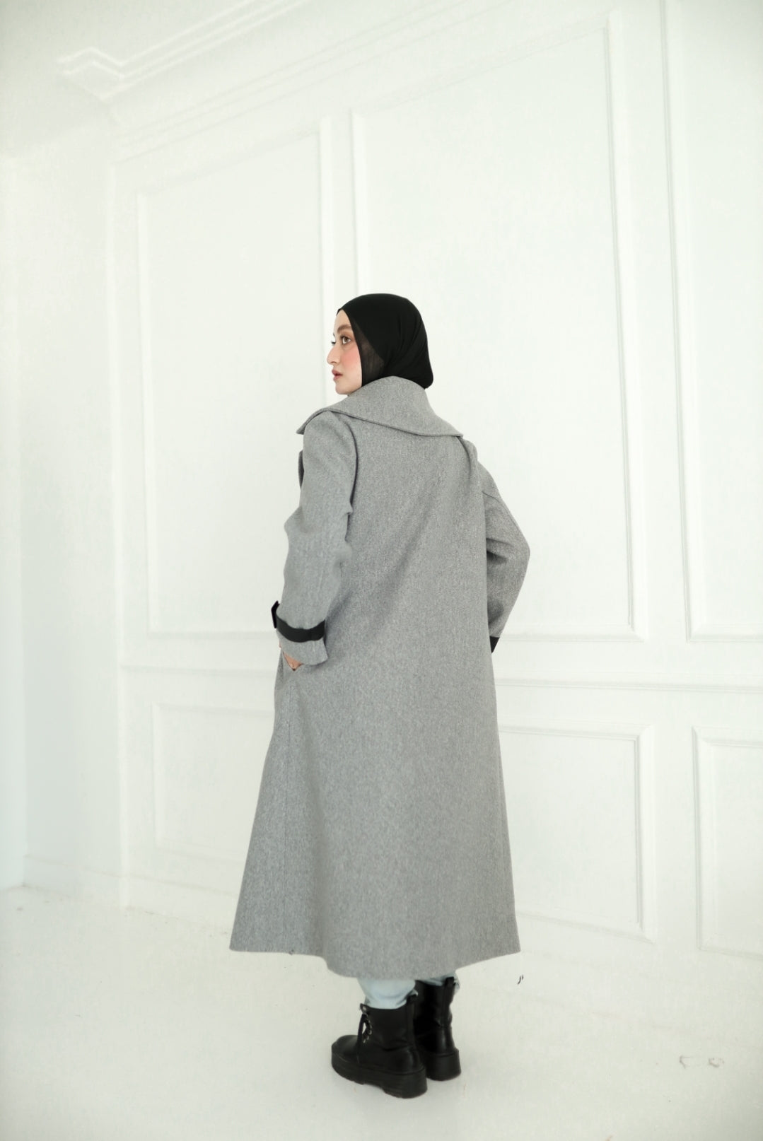 Winter Coat in Grey with leather details