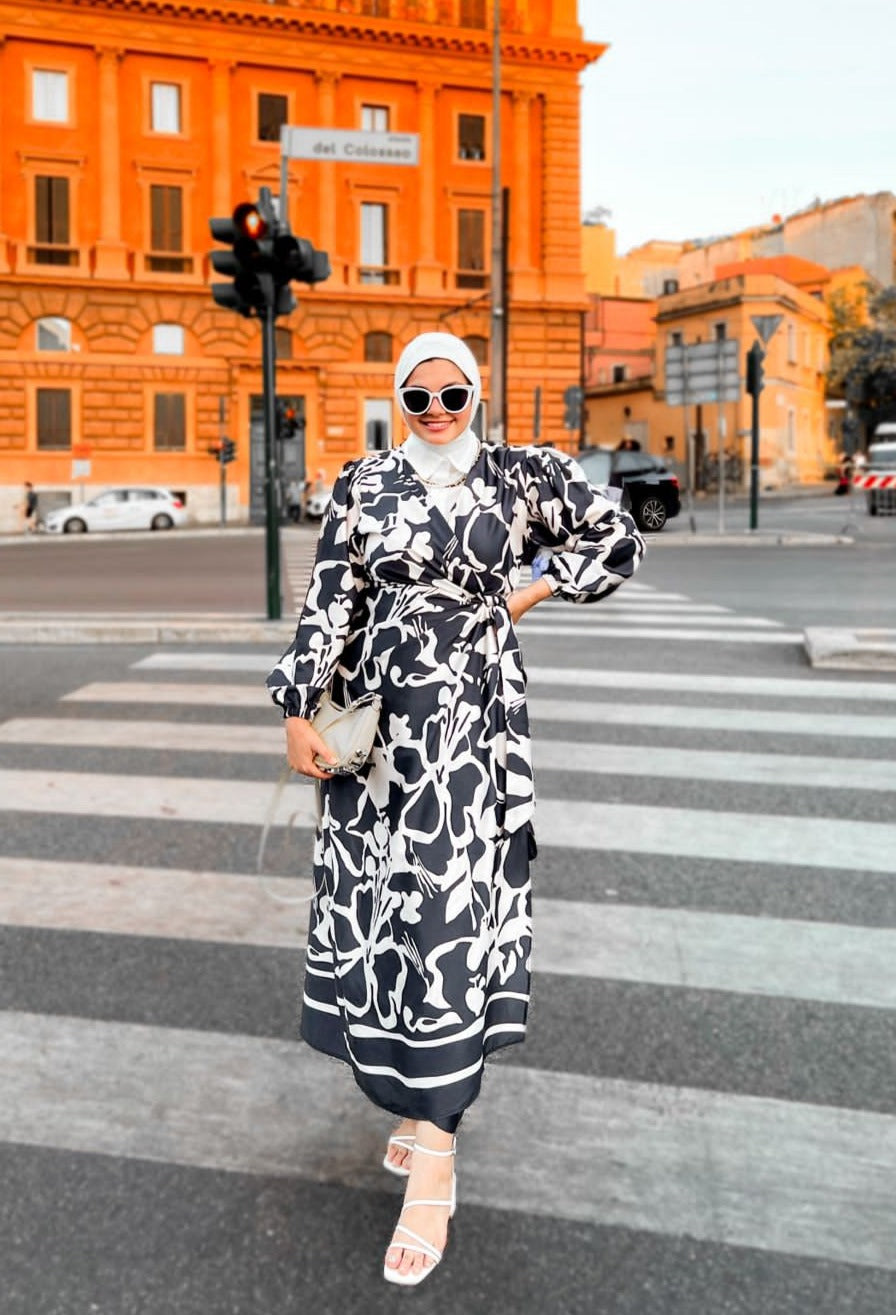 Wrap Dress in Black and White – Ozel-Hijab-Fashion