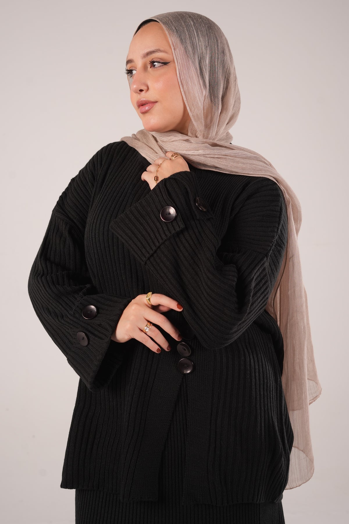 Button Tale Set in Black
