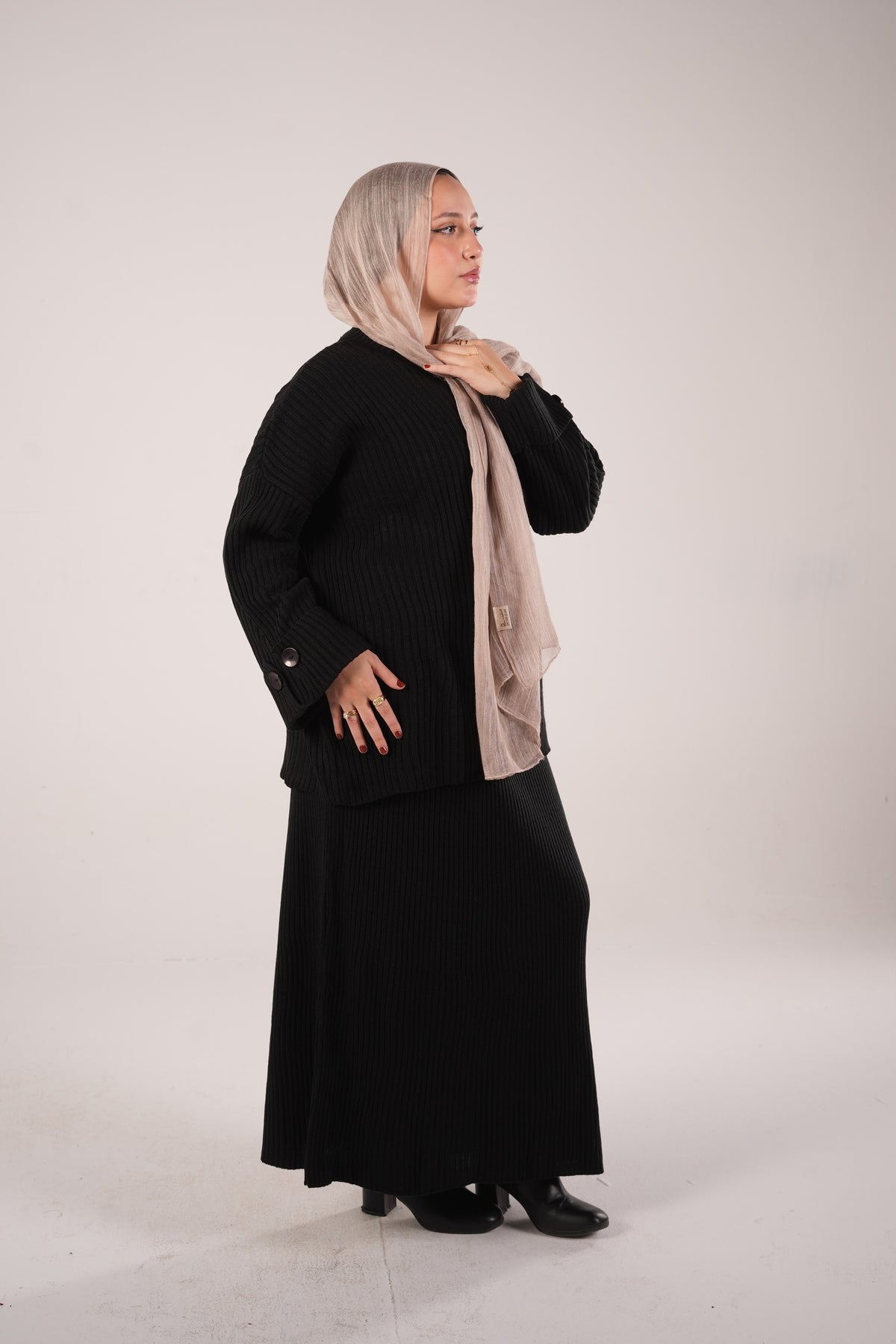 Button Tale Set in Black
