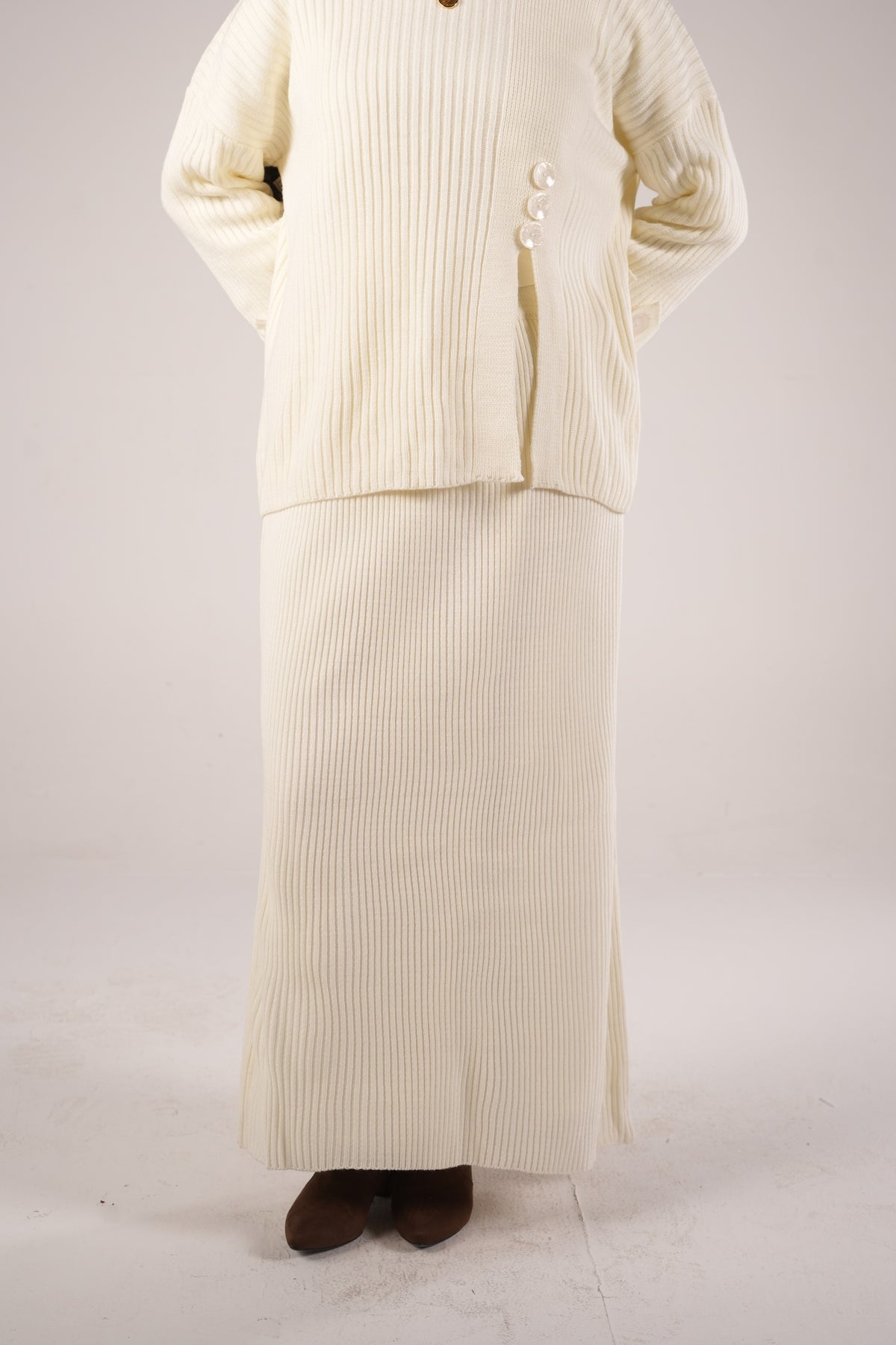 Button Tale Set in Off-White