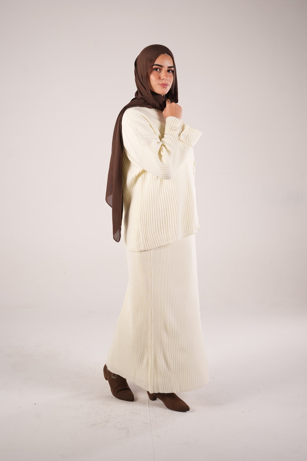 Button Tale Set in Off-White