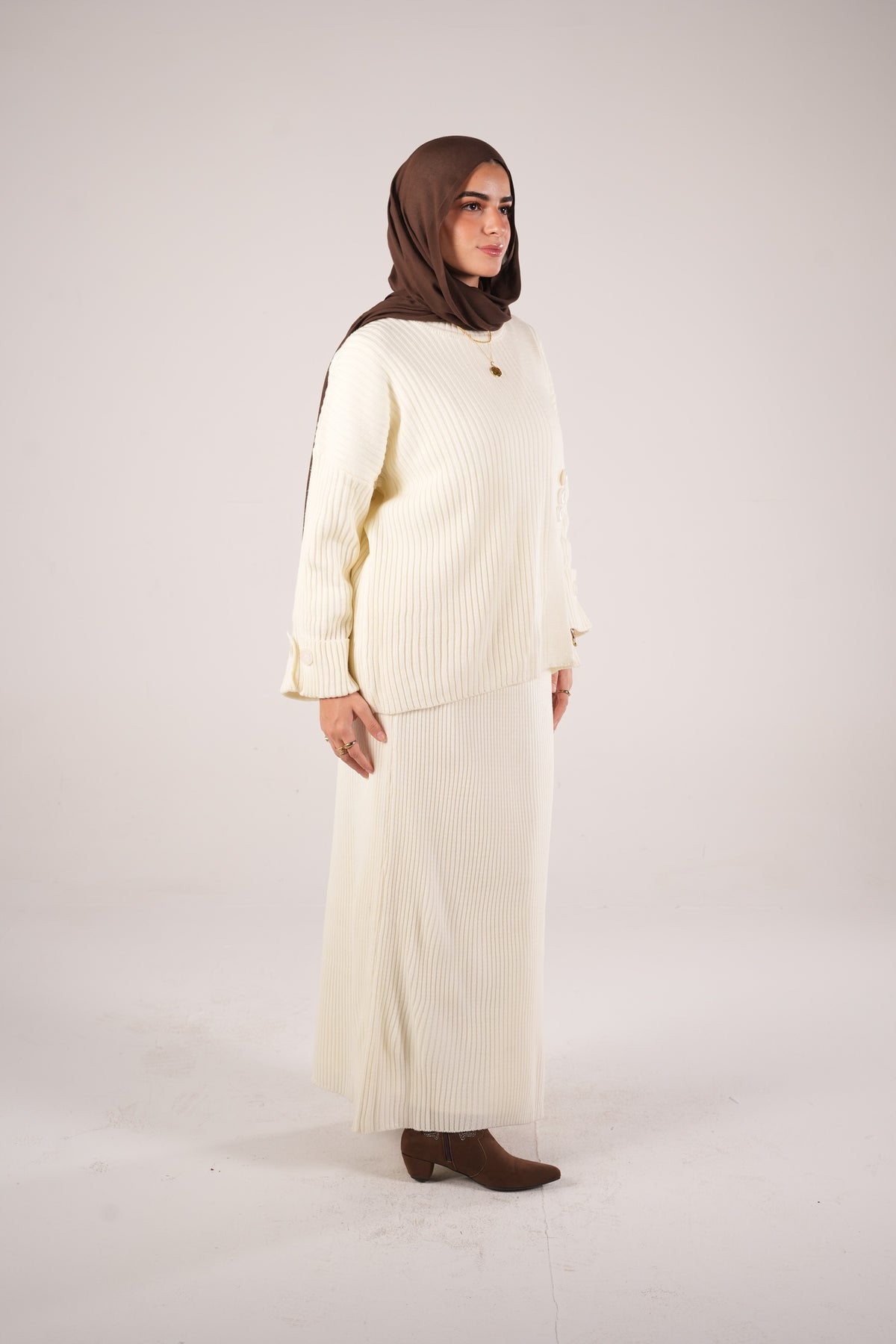 Button Tale Set in Off-White