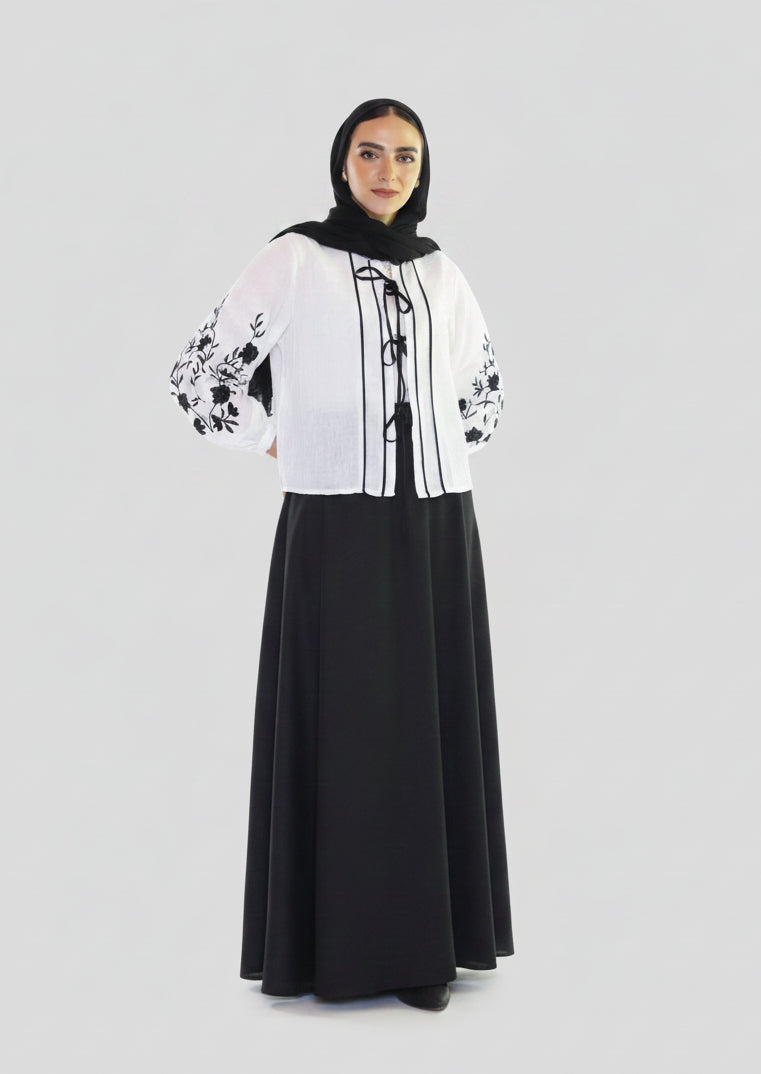 Capri Embroidered Set in Black