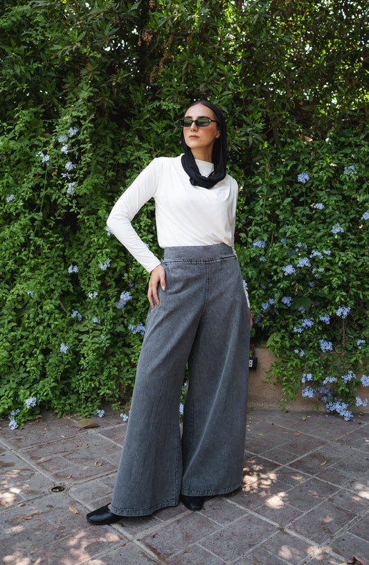 Denim Wide Leg Pants in Gray
