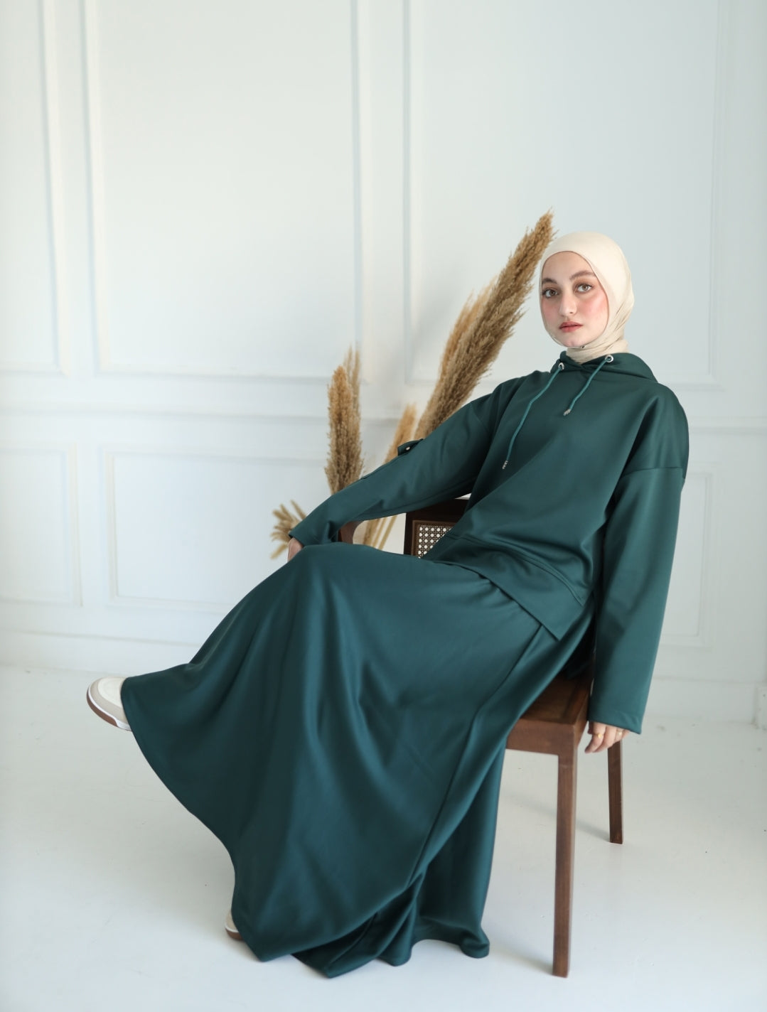Casual Winter Set in Emerald Green (sweatshirt and skirt)