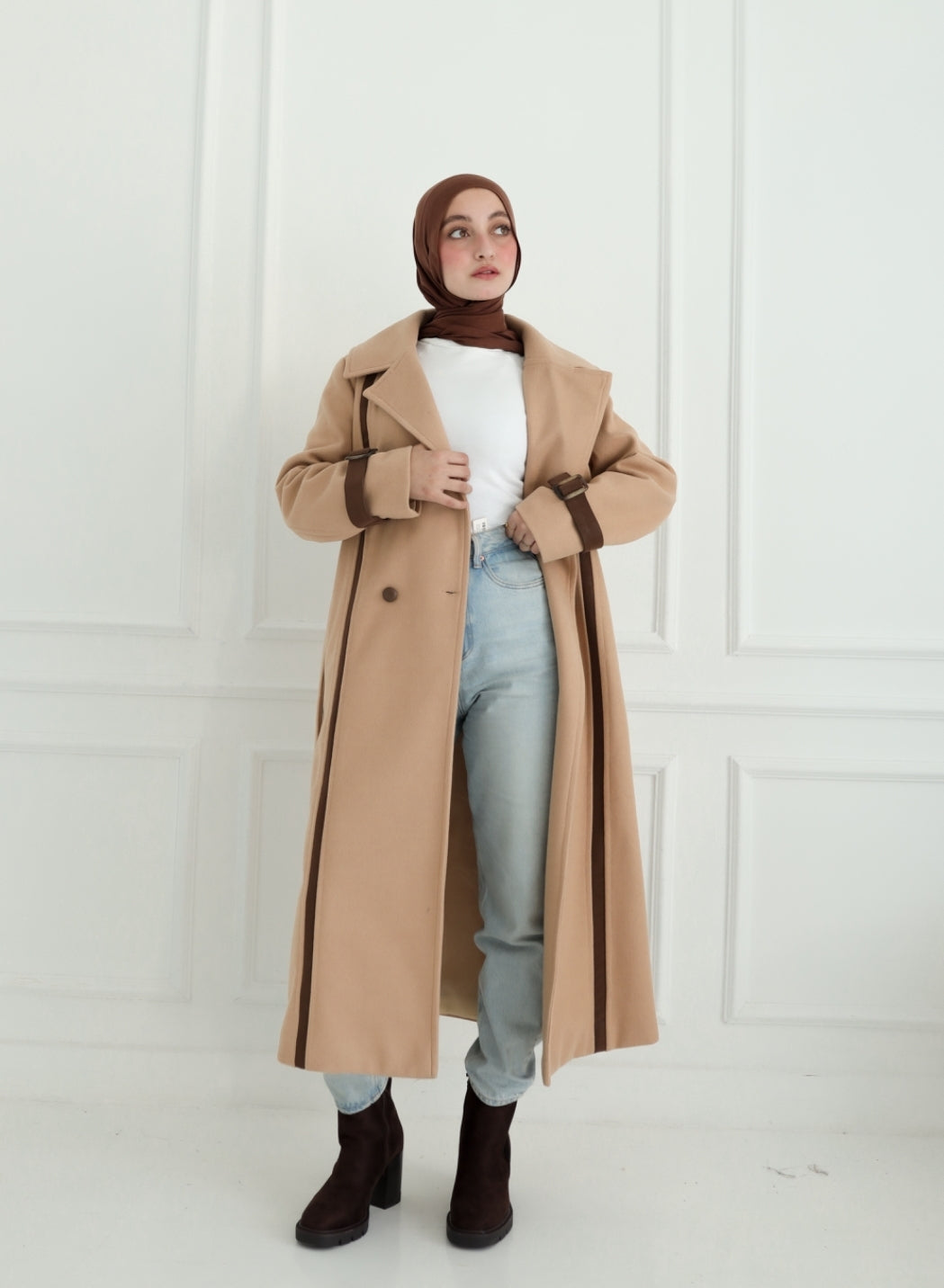 Winter Coat in Beige with leather details