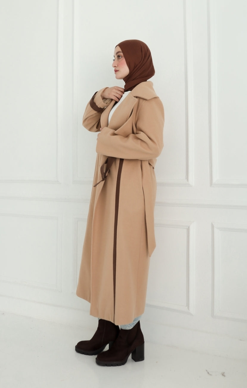 Winter Coat in Beige with leather details