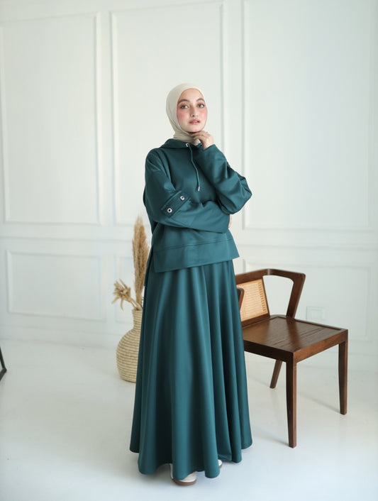 Casual Winter Set in Emerald Green (sweatshirt and skirt)