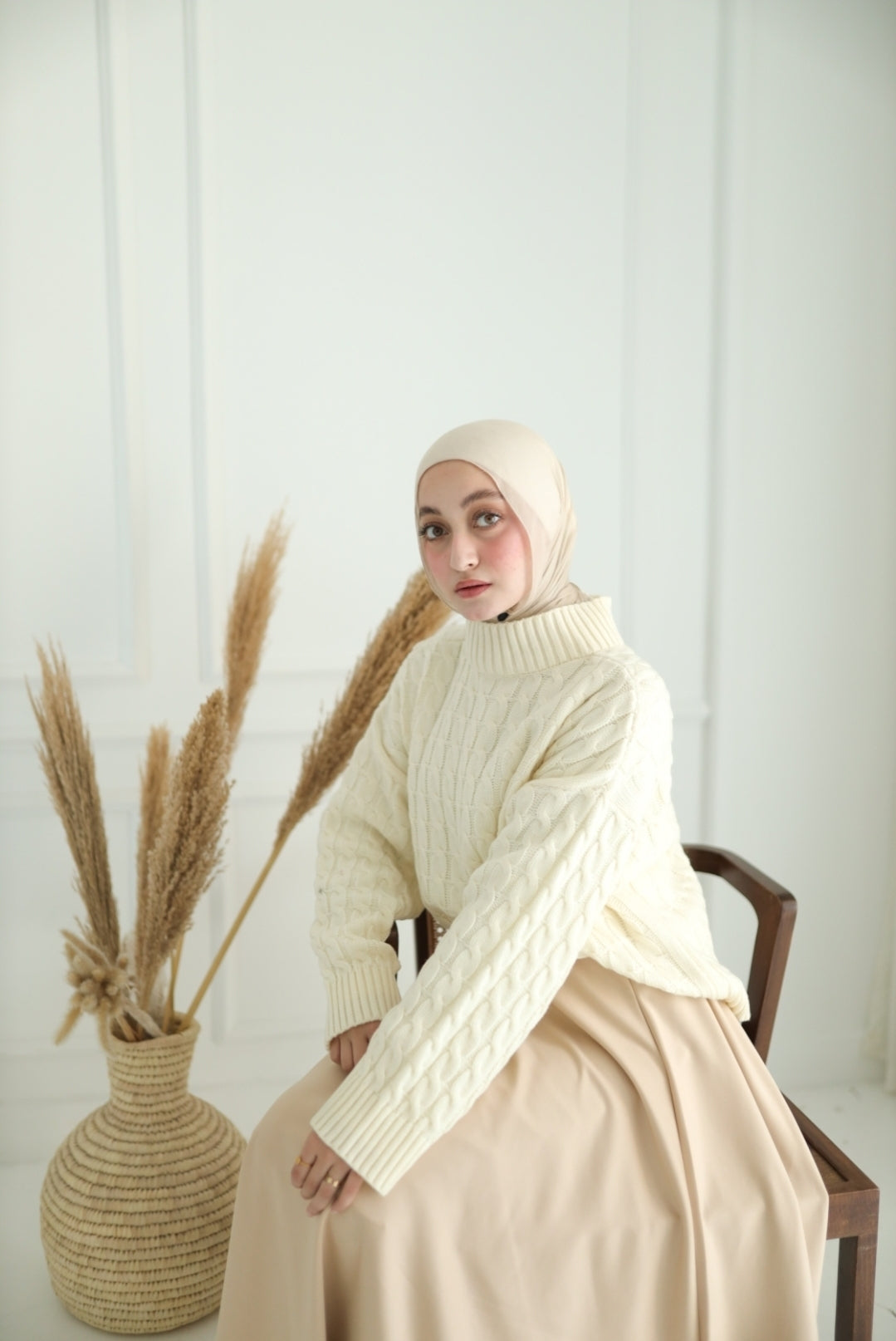 Casual Winter Set in Beige (sweatshirt and skirt)