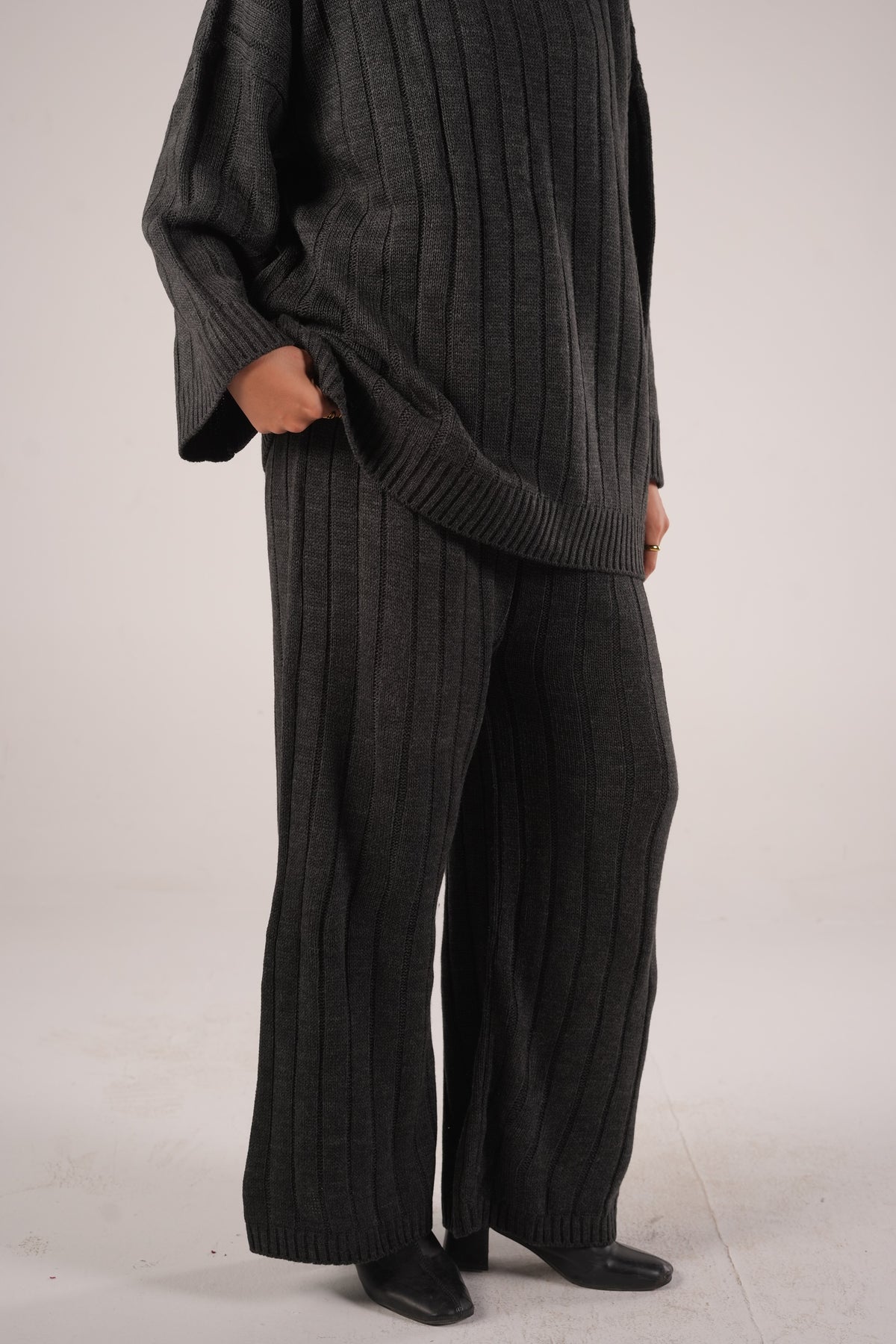 Tara Wool Set in Gray
