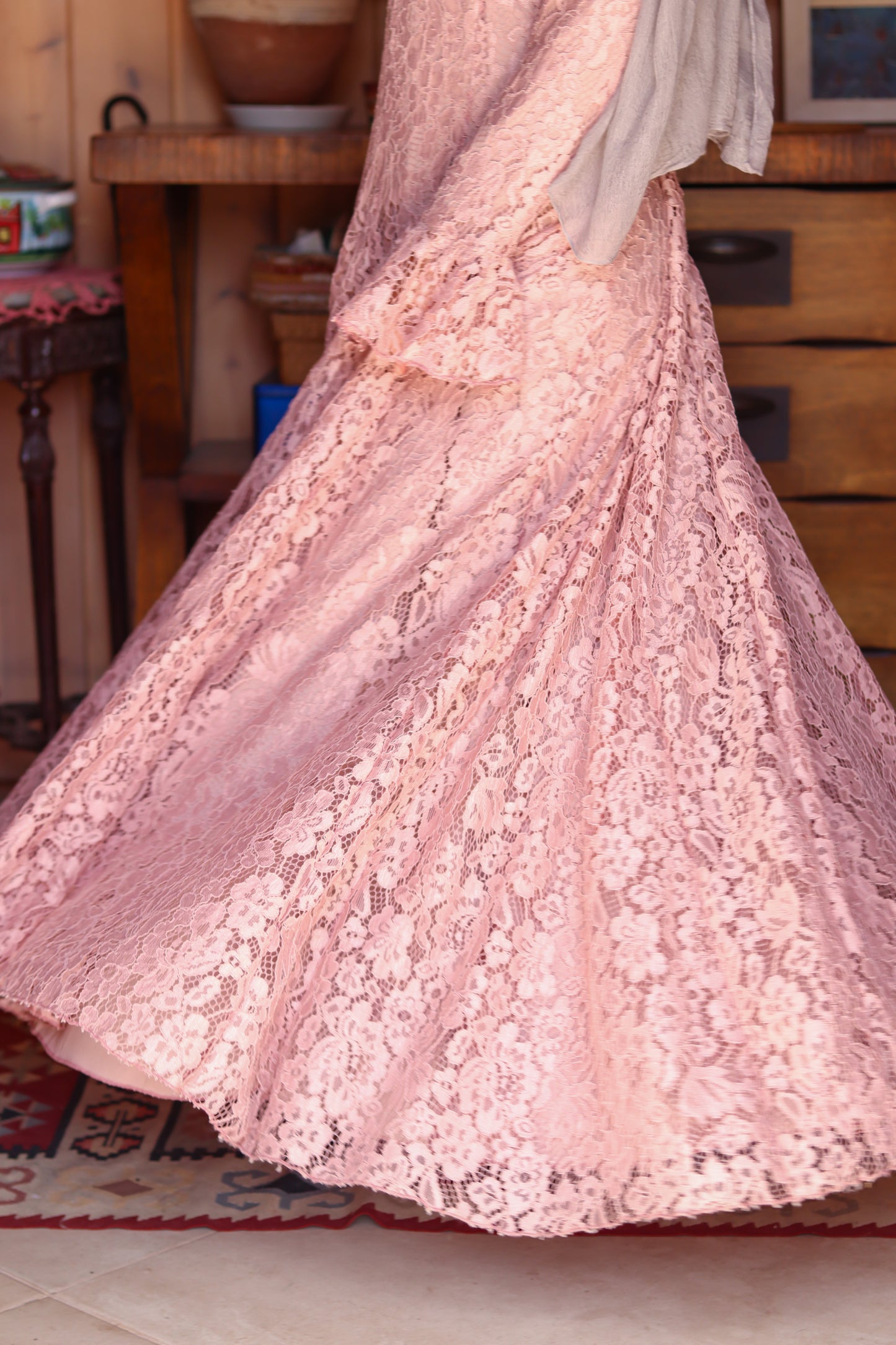 Valencia Lace Gown in Cashmere